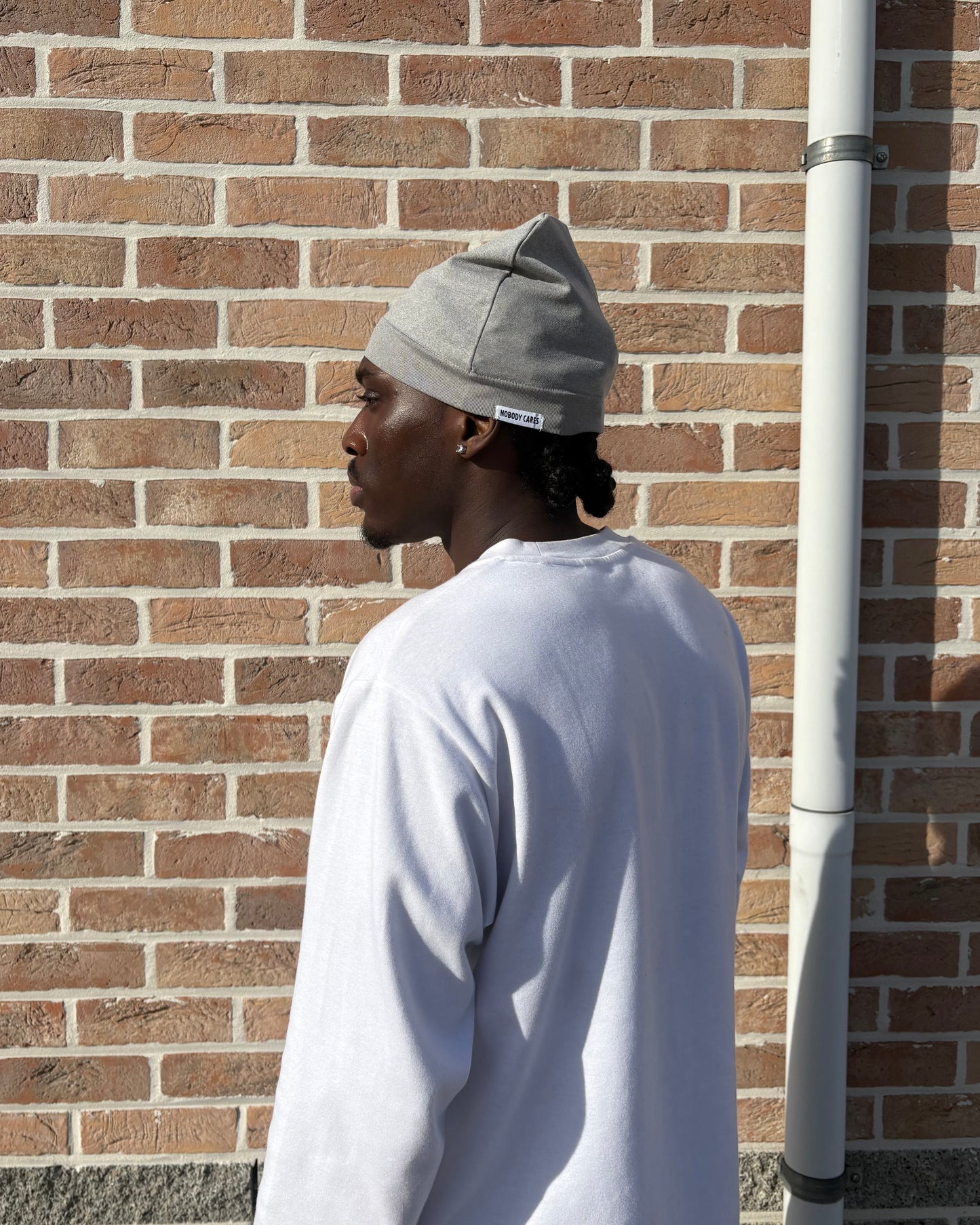SATIN SKULLCAP GREY